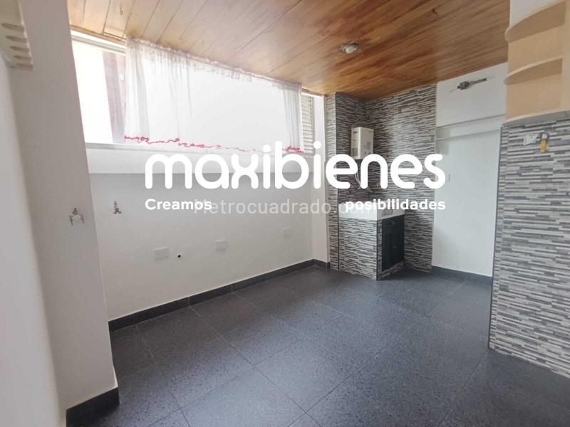 Apartamento Amplio de 4 Alcobas con Acabados Modernos en Los Colores - 8