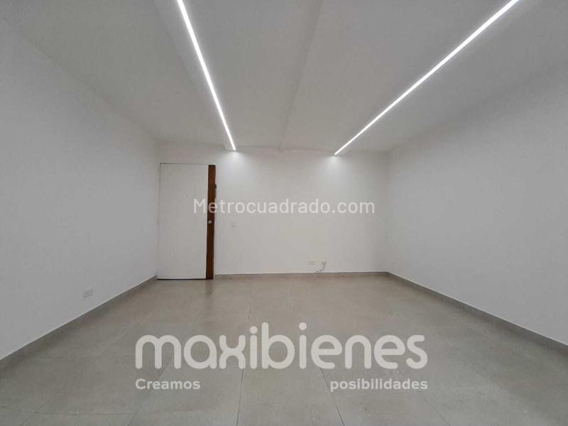 Apartamento Amplio de 4 Alcobas en Villa Jardín, El Poblado - 3