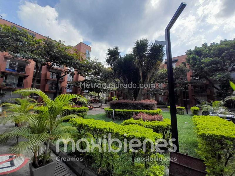 Apartamento Amplio de 4 Alcobas en Villa Jardín, El Poblado - 8