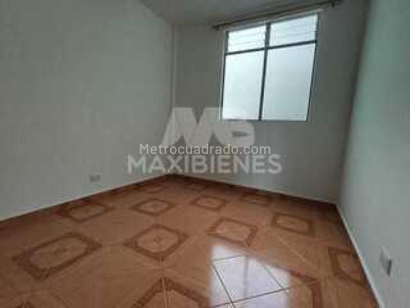3BR Apartment in Calasanz (Details Not Provided) - 2