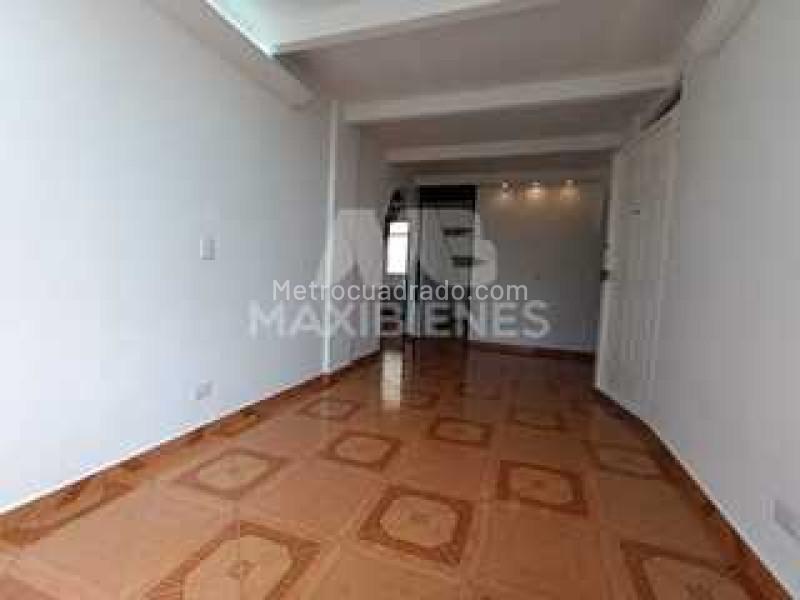 3BR Apartment in Calasanz (Details Not Provided) - 4