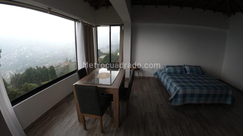 Apartamento de 2 Alcobas en San Cristóbal con Patio (70 m²) - 4