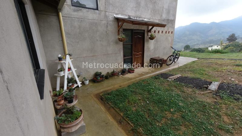 Apartamento de 2 Alcobas en San Cristóbal con Patio (70 m²) - 7