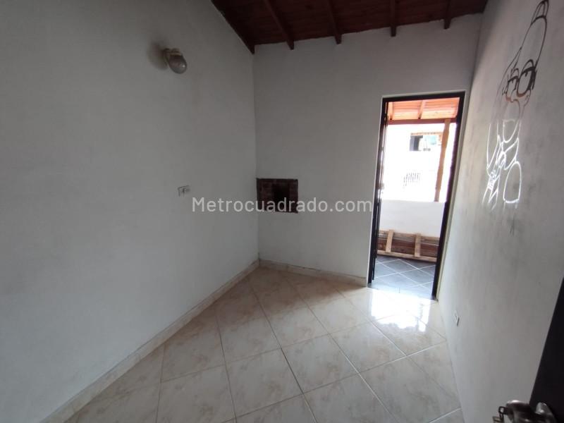 Apartamento de 3 Alcobas con Zona de Ropas en Pilarica - 2