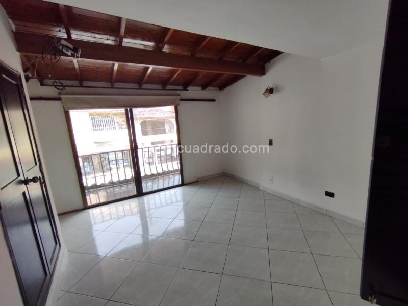 Apartamento de 3 Alcobas con Zona de Ropas en Pilarica - 3