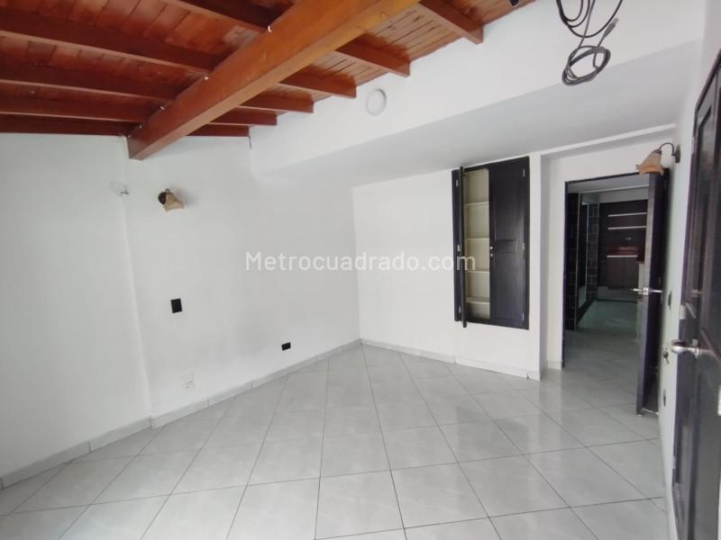 Apartamento de 3 Alcobas con Zona de Ropas en Pilarica - 5