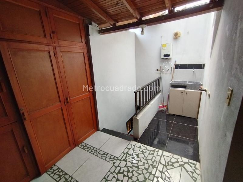 Apartamento de 3 Alcobas con Zona de Ropas en Pilarica - 8