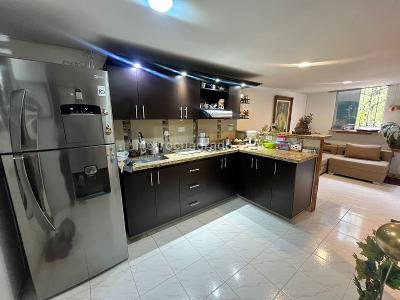 Casa de 3 alcobas en venta en Robledo, Medellín, 70 m² · foto 2 de 15