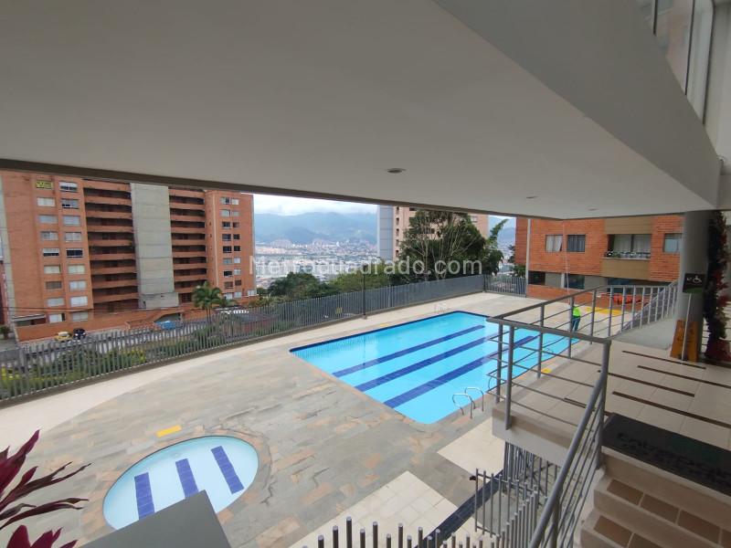 Apartamento Moderno de 3 Alcobas con Balcón en La Loma del Indio - 4