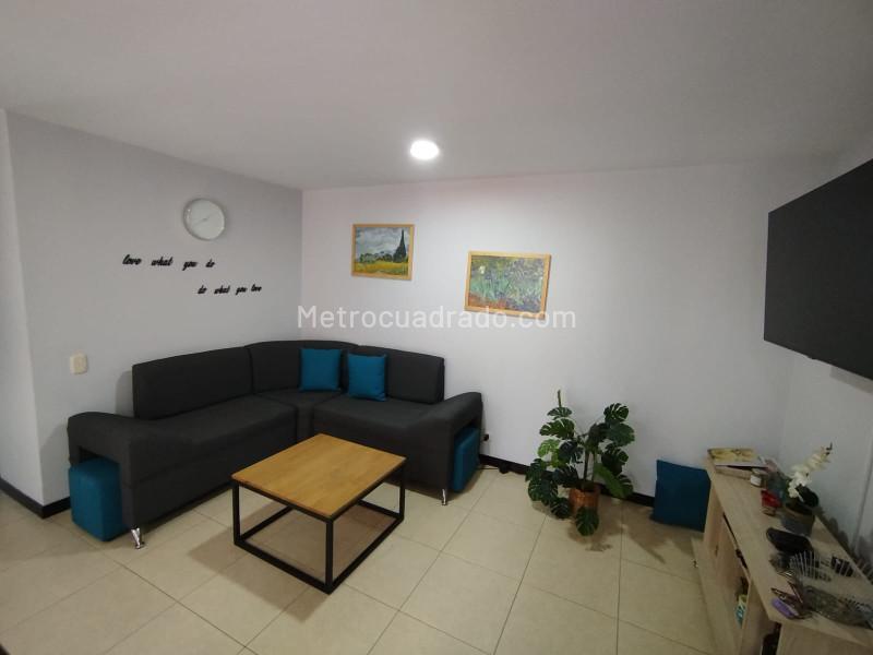 Apartamento Moderno de 3 Alcobas con Balcón en La Loma del Indio - 6