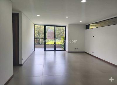 Apartamento de 3 alcobas en venta en Las Palmas, Medellín, 135 m² · foto 2 de 13