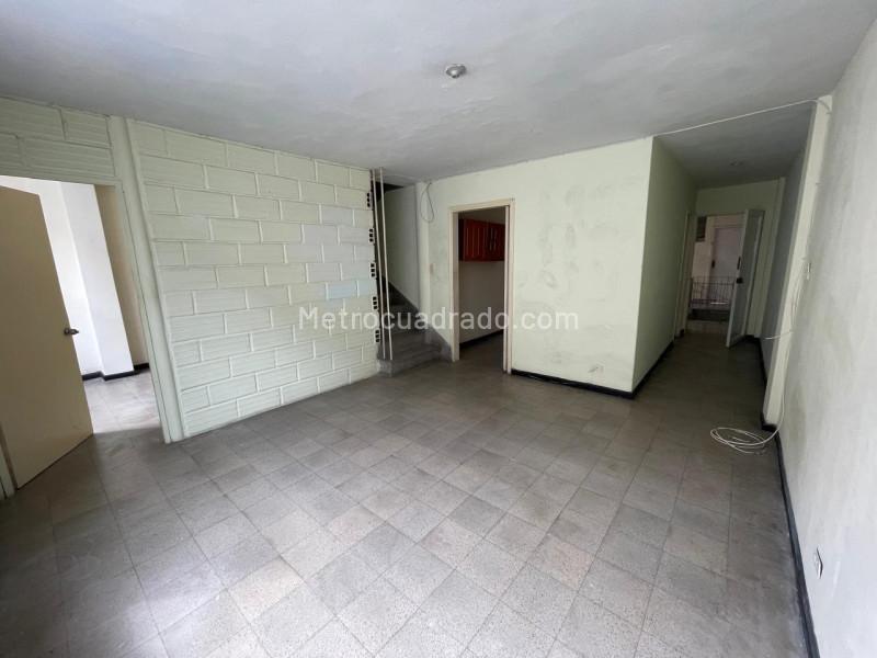 Spacious 5BR Apartment in Prado