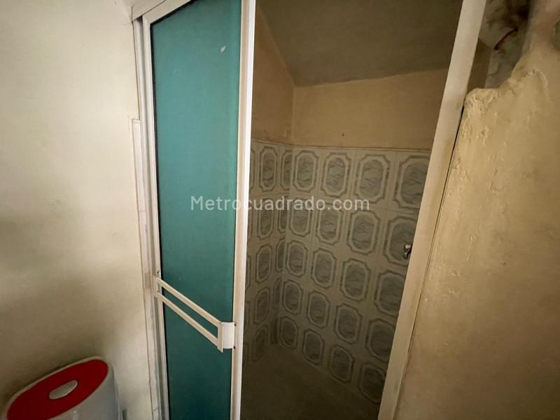 Spacious 5BR Apartment in Prado - 7