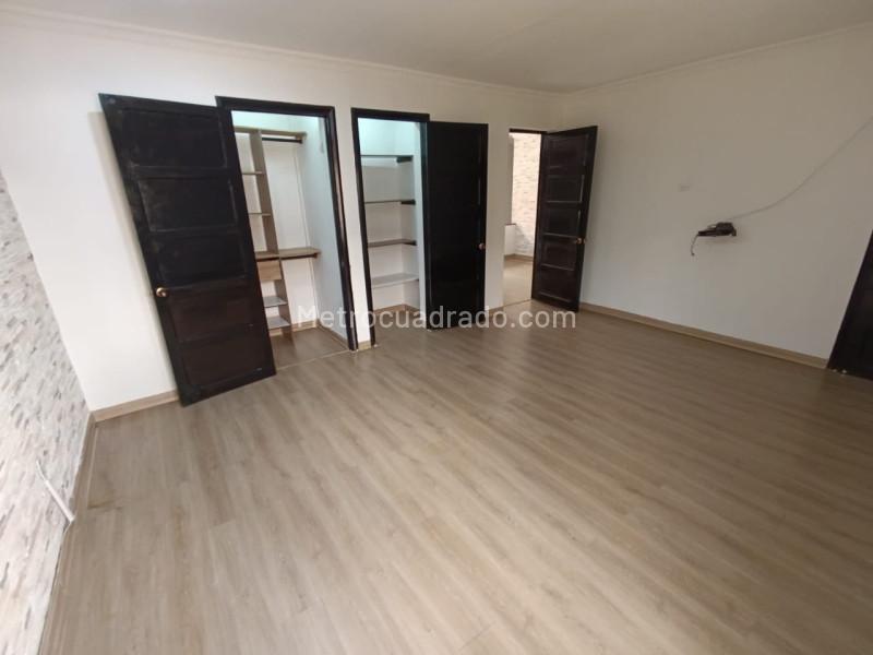 Versatile 3BR House in Bombona - 4