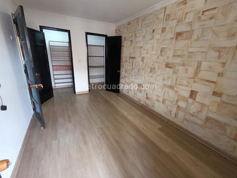 Versatile 3BR House in Bombona - 8