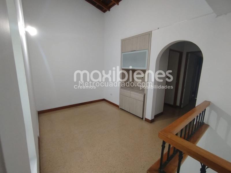 Spacious 4BR Apartment in Castropol - 6
