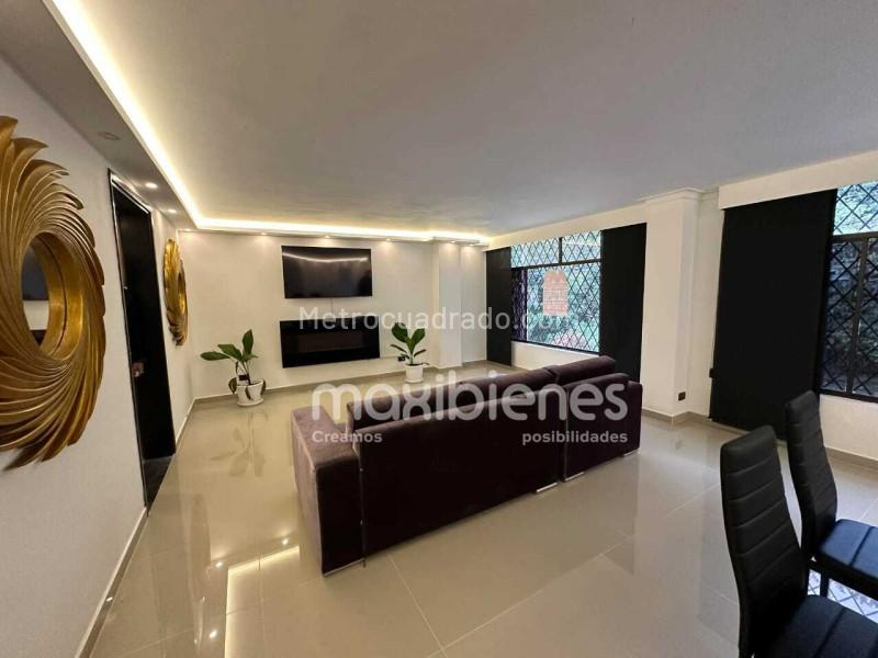 Spacious 4BR House with 4 Baths in Las Palmas - 4