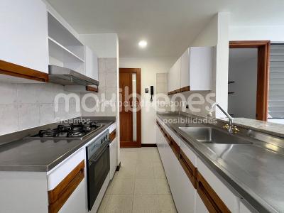 Apartamento de 3 alcobas en arriendo en Castropol, Medellín, 130 m² · foto 2 de 16