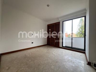 Apartamento de 3 alcobas en arriendo en Castropol, Medellín, 130 m² · foto 7 de 16
