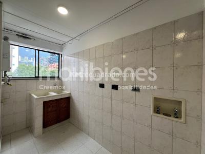 Apartamento de 3 alcobas en arriendo en Castropol, Medellín, 130 m² · foto 10 de 16