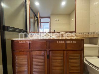 Apartamento de 3 alcobas en arriendo en Castropol, Medellín, 130 m² · foto 11 de 16