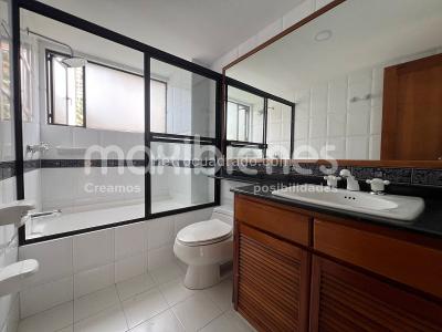 Apartamento de 3 alcobas en arriendo en Castropol, Medellín, 130 m² · foto 13 de 16