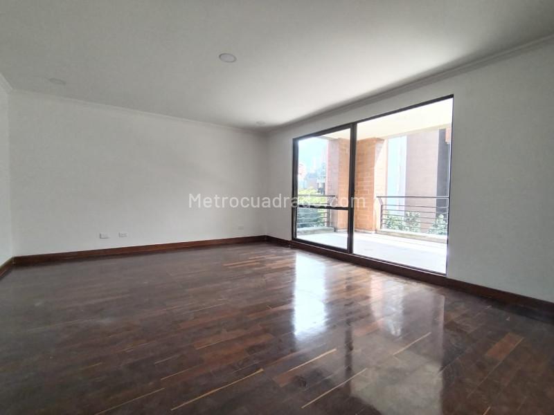 Apartamento Moderno de 3 Alcobas con Cocina Abierta en El Tesoro - 4