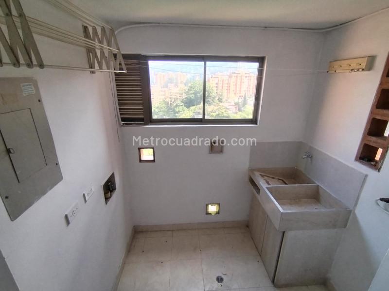 Apartamento Moderno de 3 Alcobas con Cocina Abierta en El Tesoro - 5