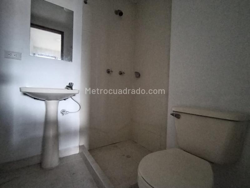 Apartamento Moderno de 3 Alcobas con Cocina Abierta en El Tesoro - 9