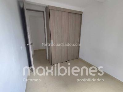 Apartamento de 3 alcobas en venta en Madera, Bello, 71 m² · foto 7 de 13