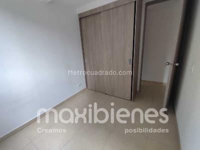Apartamento de 3 alcobas en venta en Madera, Bello, 71 m² · foto 8 de 13