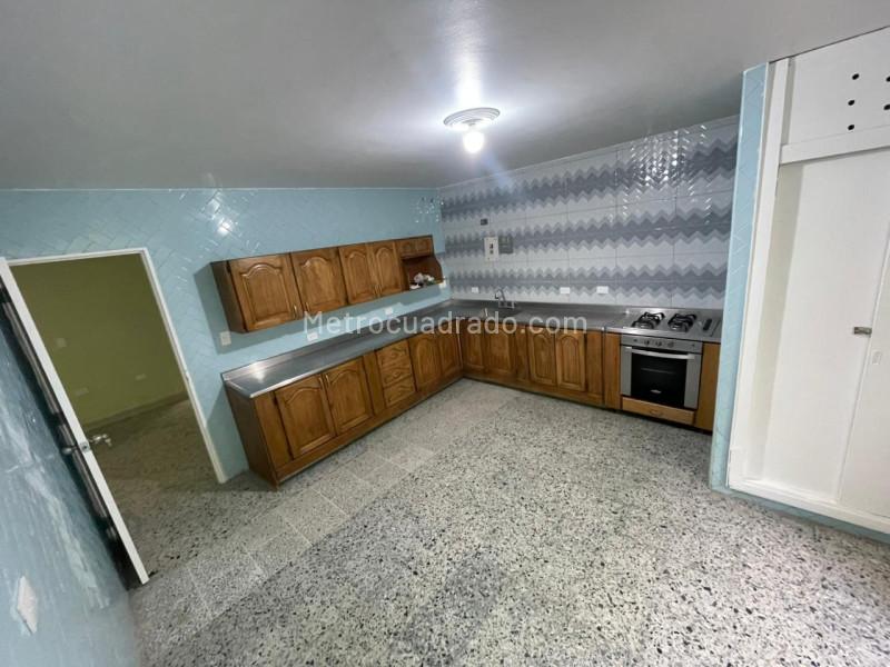 Cozy 5BR House in La America - 2