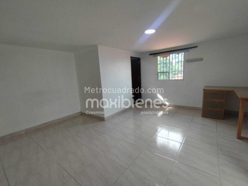 Casa Funcional de 5 Alcobas en Belen Los Alpes - 8