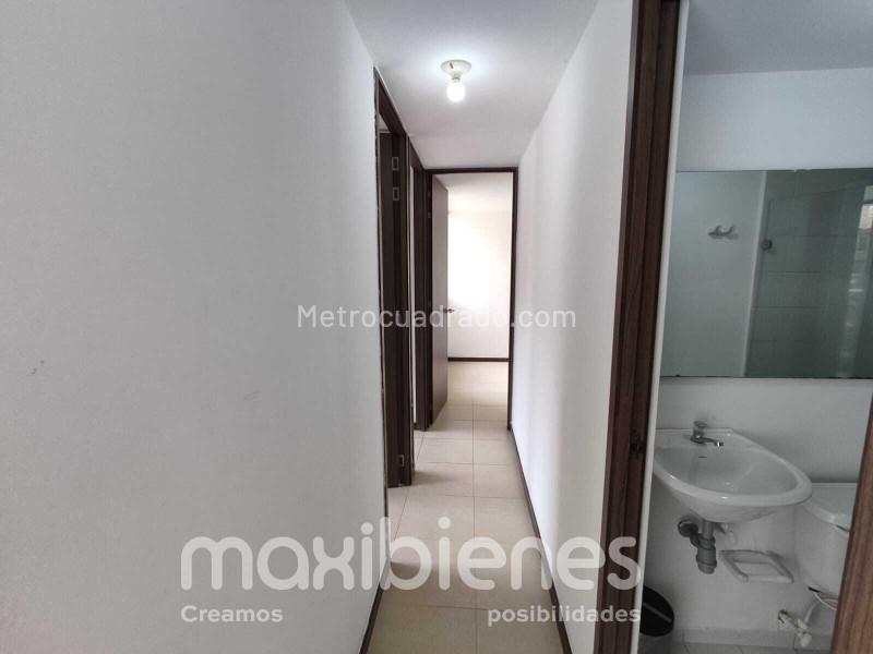 Spacious 3BR Apartment in San Antonio De Prado - 9
