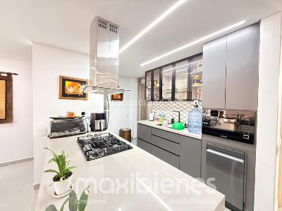 Casa de 3 alcobas en venta en Rionegro, Rionegro, 160 m² · foto 2 de 20