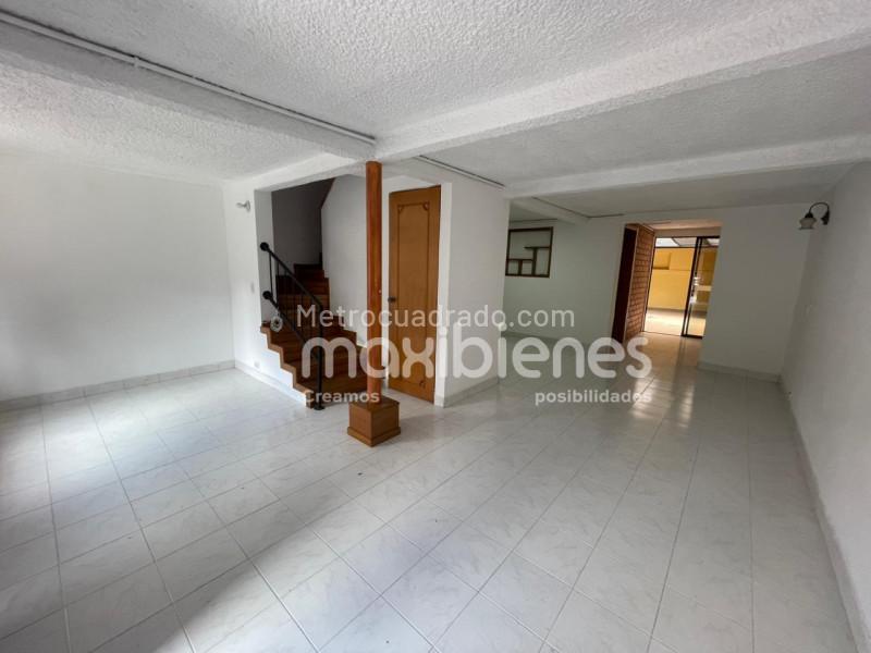 4BR House in Aliadas Del Sur (180 m²)