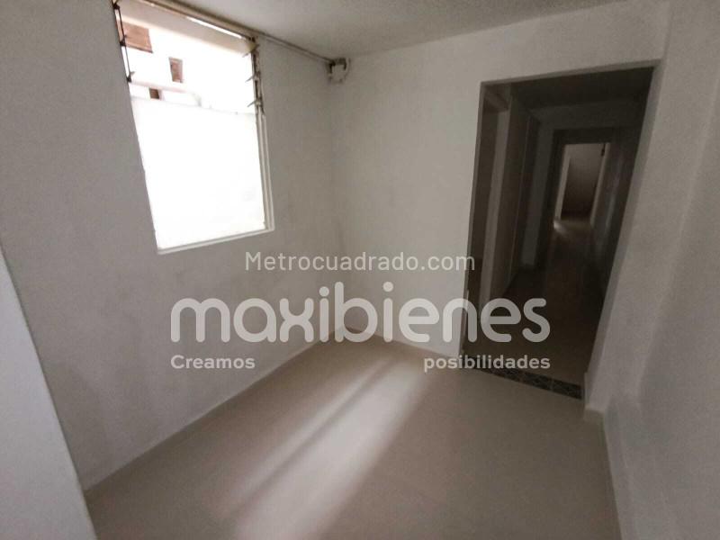 2BR Apartment with 2 Full Baths in La Milagrosa - 5