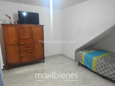 Casa de 4 alcobas en venta en San Javier, Medellín, 97 m² · foto 5 de 11