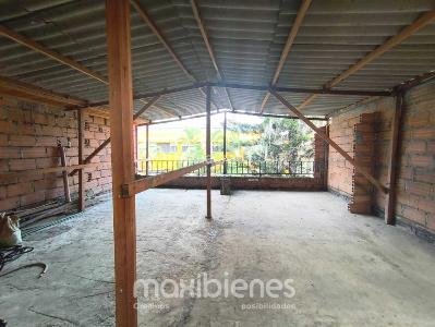 Casa de 4 alcobas en venta en San Javier, Medellín, 97 m² · foto 9 de 11