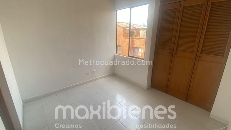 Excellent 4BR Apartment in La Loma Del Indio - 5