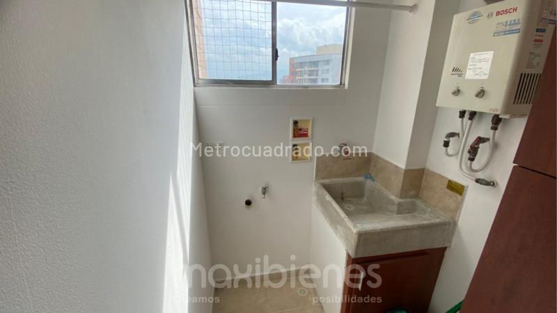 Apartamento amplio de 3 Alcobas en Belén Loma de los Bernal - 5