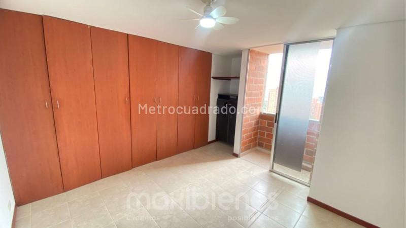 Apartamento amplio de 3 Alcobas en Belén Loma de los Bernal - 8