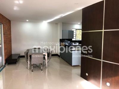 Casa de 4 alcobas en venta en El Carmelo, Sabaneta, 458 m² · foto 5 de 10