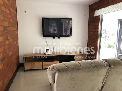 Casa de 4 alcobas en venta en El Carmelo, Sabaneta, 458 m² · foto 7 de 10