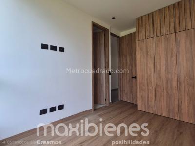Casa de 5 alcobas en venta en Barro Blanco, Rionegro, 253 m² · foto 17 de 20