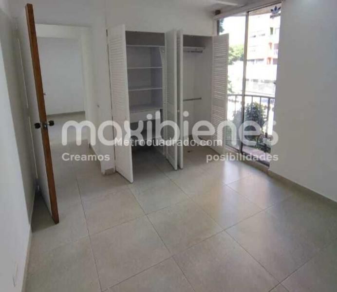 Apartamento amplio de 4 Alcobas en Las Florida, El Poblado - 3