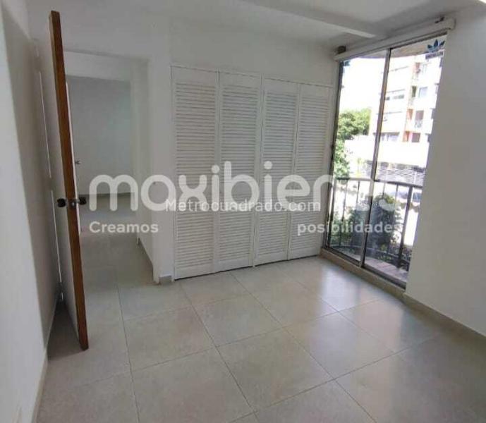 Apartamento amplio de 4 Alcobas en Las Florida, El Poblado - 4