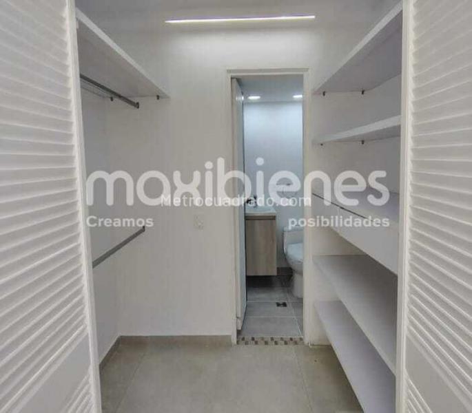 Apartamento amplio de 4 Alcobas en Las Florida, El Poblado - 7
