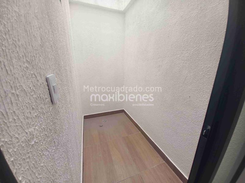 Functional 2BR Apartment in Belen Altavista - 4