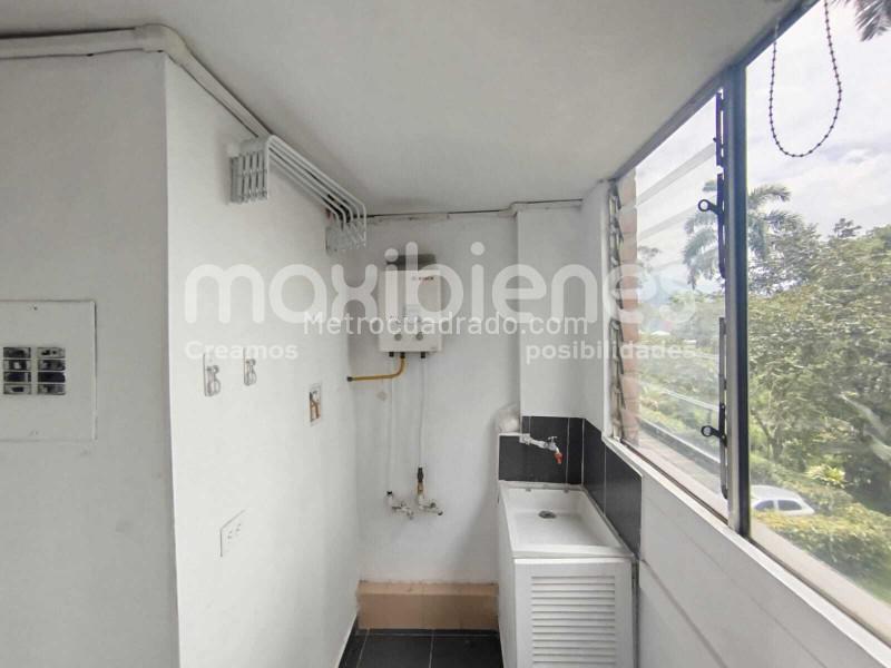 Apartamento de 2 Alcobas con Parqueadero en Las Palmas, El Poblado - 2